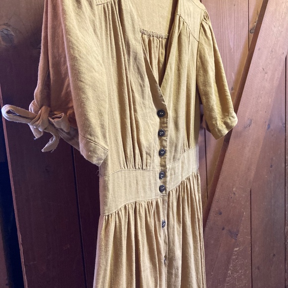 Homestead Dress - Picture 3 of 6